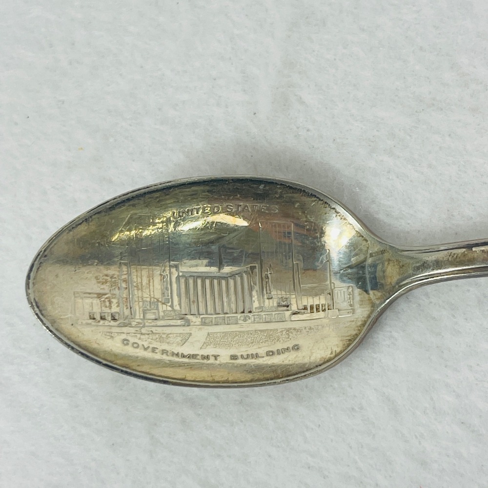 Unbranded Souvenir Spoon OS 1939 New York Worlds Fair Silver Art Deco Good